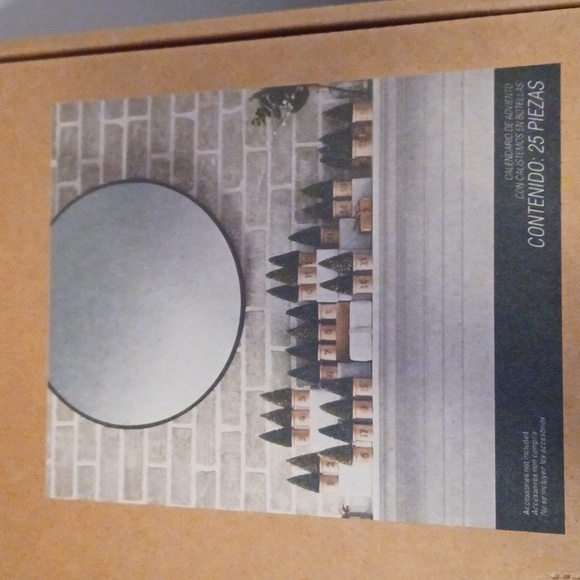 New 25 Piece Bee & Willow Bottle Brush Tree Advent Calendar - Picture 2 of 5